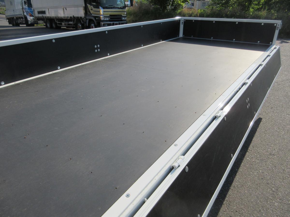 標準幅 ロング 積載3トン 全低床 平ボデー !!|中古トラックの販売・買取・査定のアイナビ