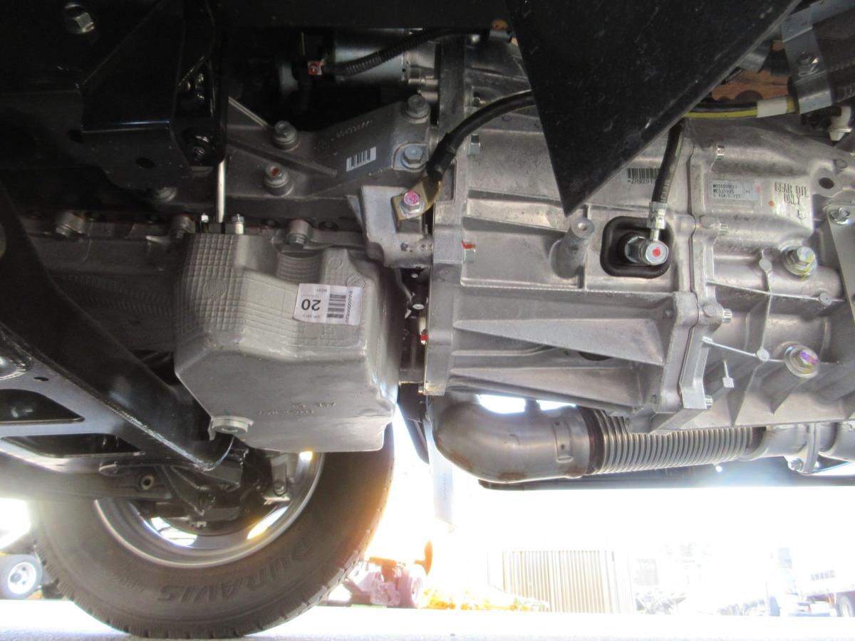 標準幅 ロング 積載3トン 全低床 平ボデー !!|中古トラックの販売・買取・査定のアイナビ