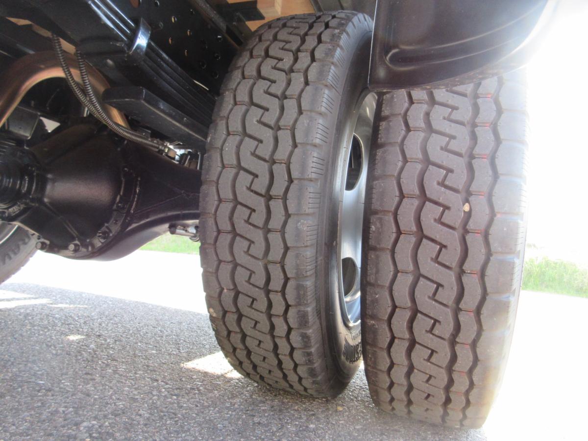 標準幅 ロング 積載3トン 全低床 平ボデー !!|中古トラックの販売・買取・査定のアイナビ