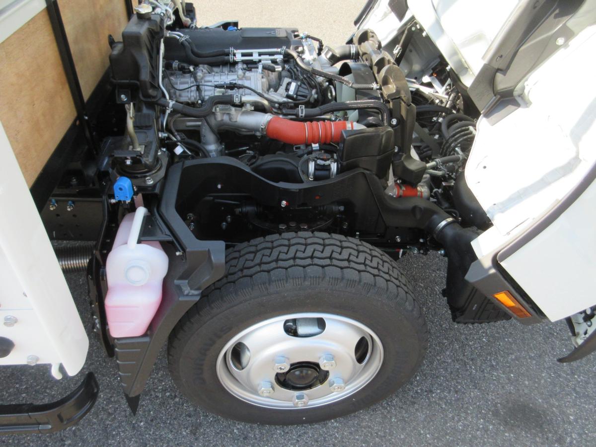 標準幅 ロング 積載3トン 全低床 平ボデー !!|中古トラックの販売・買取・査定のアイナビ