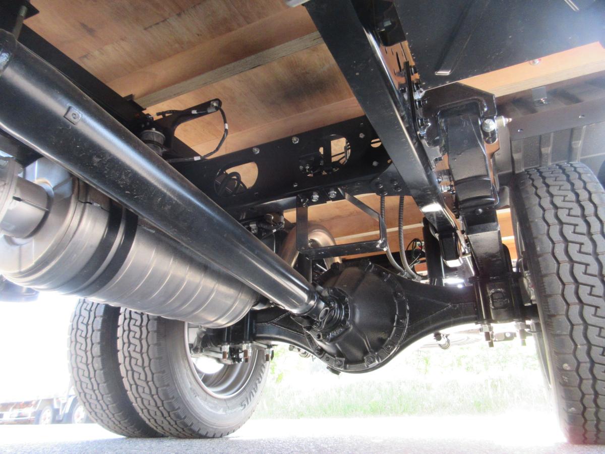 標準幅 ロング 積載3トン 全低床 平ボデー !!|中古トラックの販売・買取・査定のアイナビ