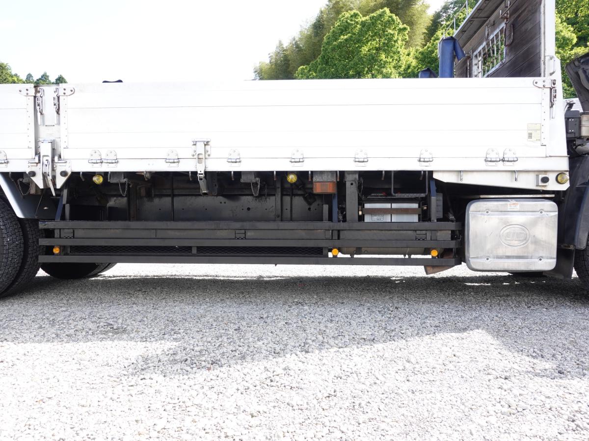 積載13.7t大型平ボディー|中古トラックの販売・買取・査定のアイナビ