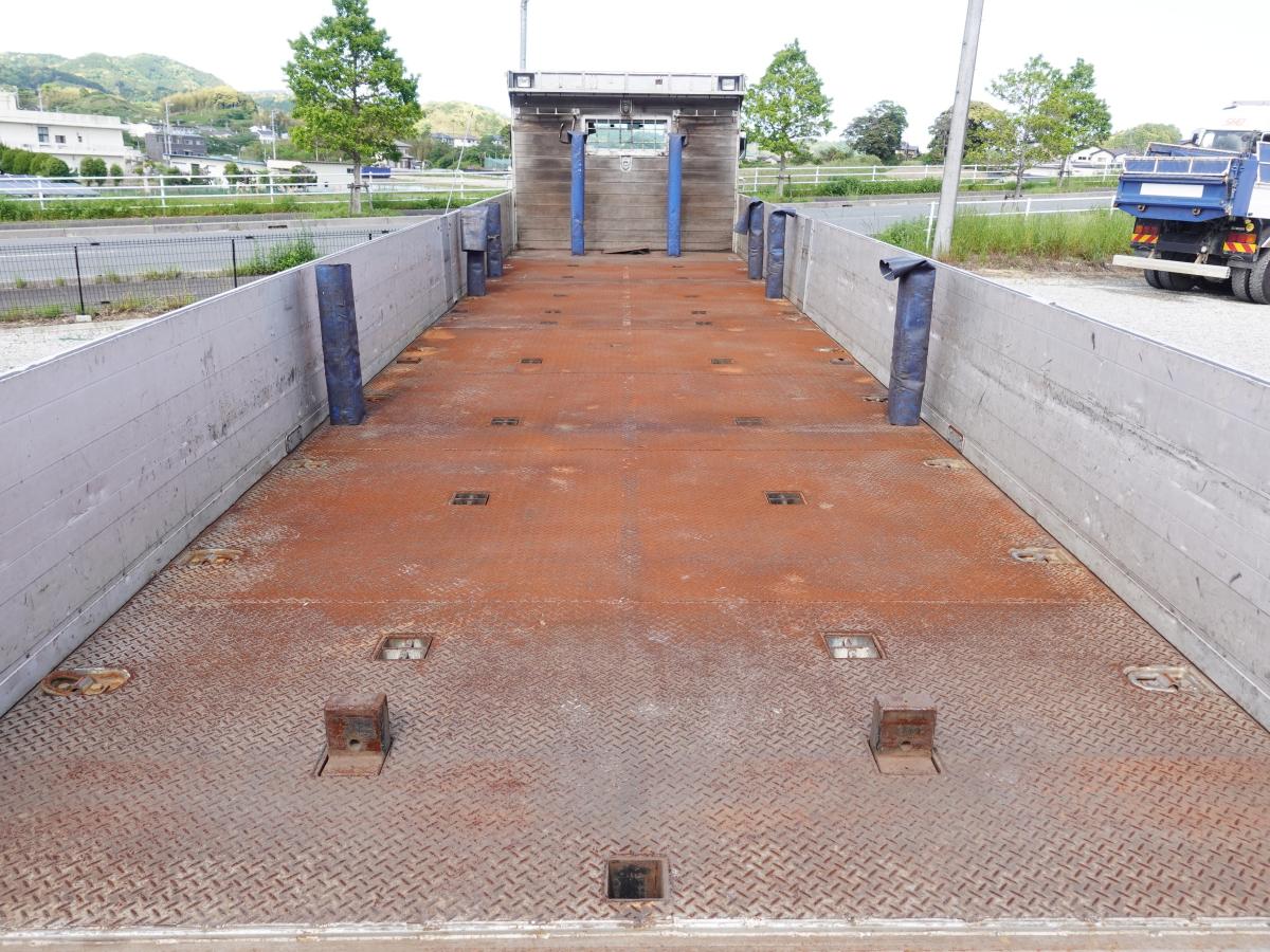 積載13.7t大型平ボディー|中古トラックの販売・買取・査定のアイナビ