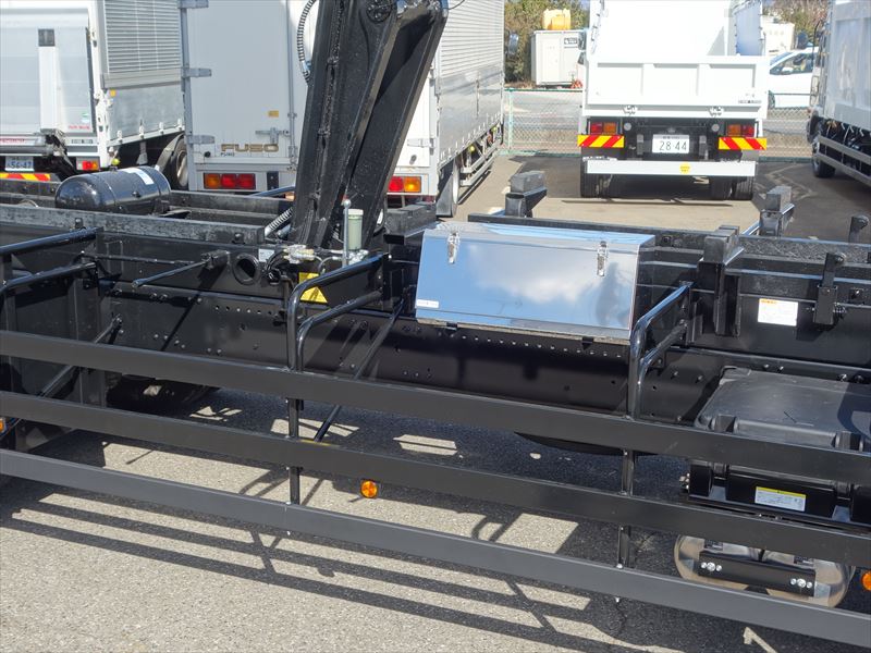 深ダンプ新型ふそう|中古トラックの販売・買取・査定のアイナビ