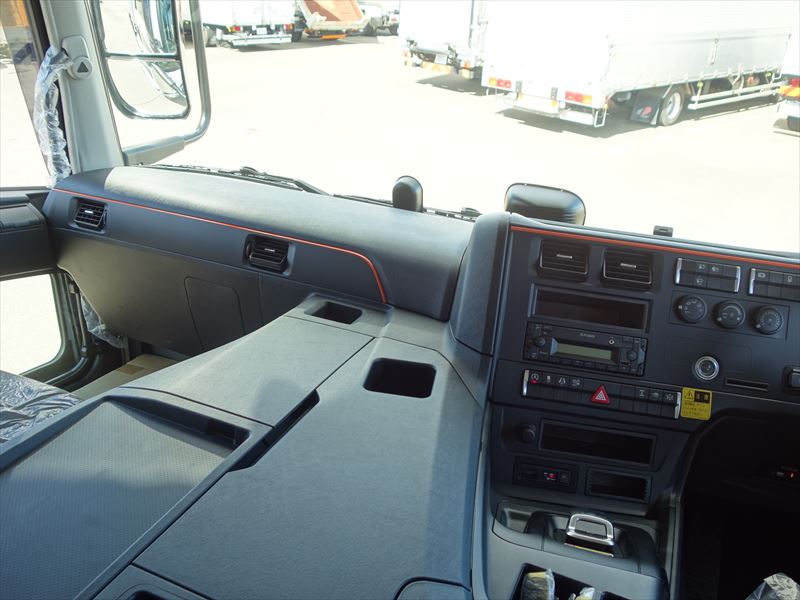 深ダンプ新型ふそう|中古トラックの販売・買取・査定のアイナビ