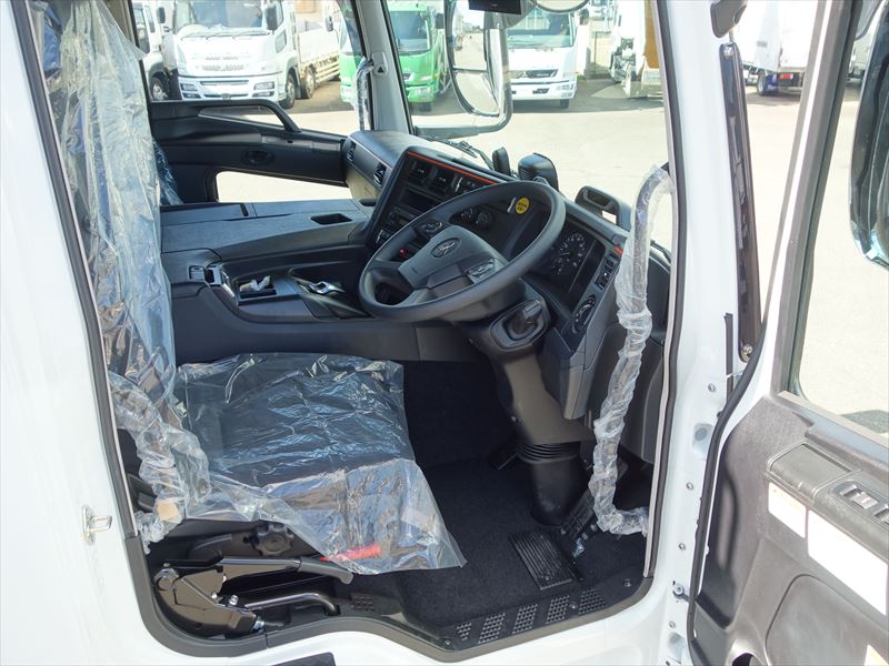 深ダンプ新型ふそう|中古トラックの販売・買取・査定のアイナビ