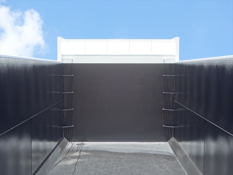 深ダンプ新型ふそう|中古トラックの販売・買取・査定のアイナビ