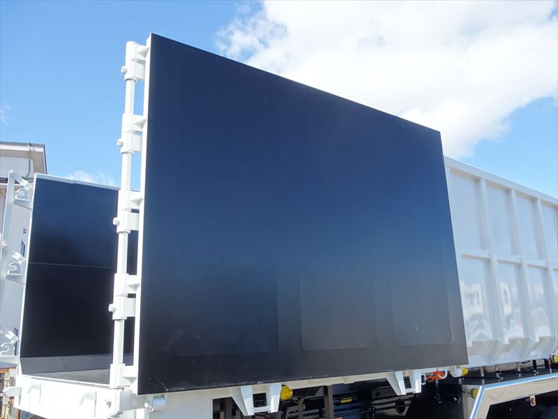 深ダンプ新型ふそう|中古トラックの販売・買取・査定のアイナビ