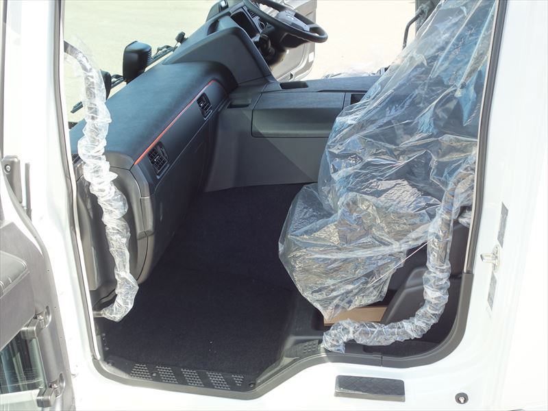 深ダンプ新型ふそう|中古トラックの販売・買取・査定のアイナビ