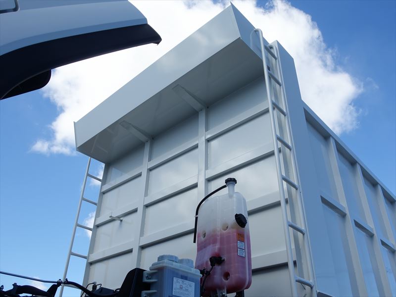 深ダンプ新型ふそう|中古トラックの販売・買取・査定のアイナビ