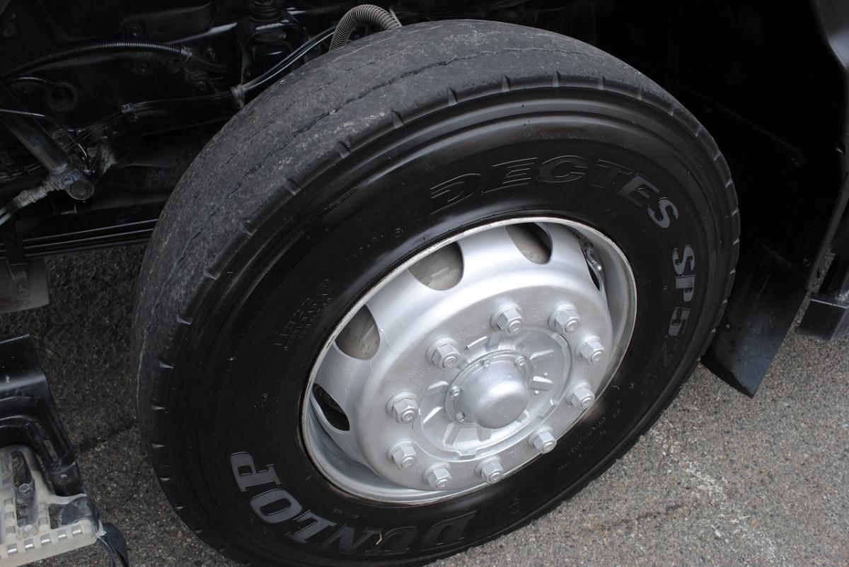H27 ギガ ダンプ 積載9.3t|中古トラックの販売・買取・査定のアイナビ