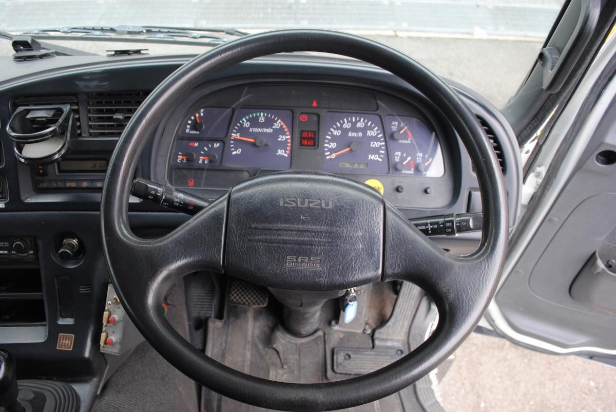 H27 ギガ ダンプ 積載9.3t|中古トラックの販売・買取・査定のアイナビ