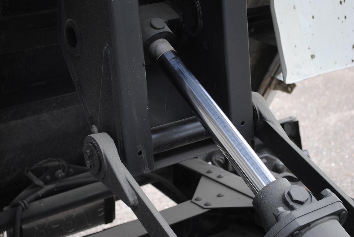 H29 エルフ ダンプ 積載3t 全低床|中古トラックの販売・買取・査定のアイナビ