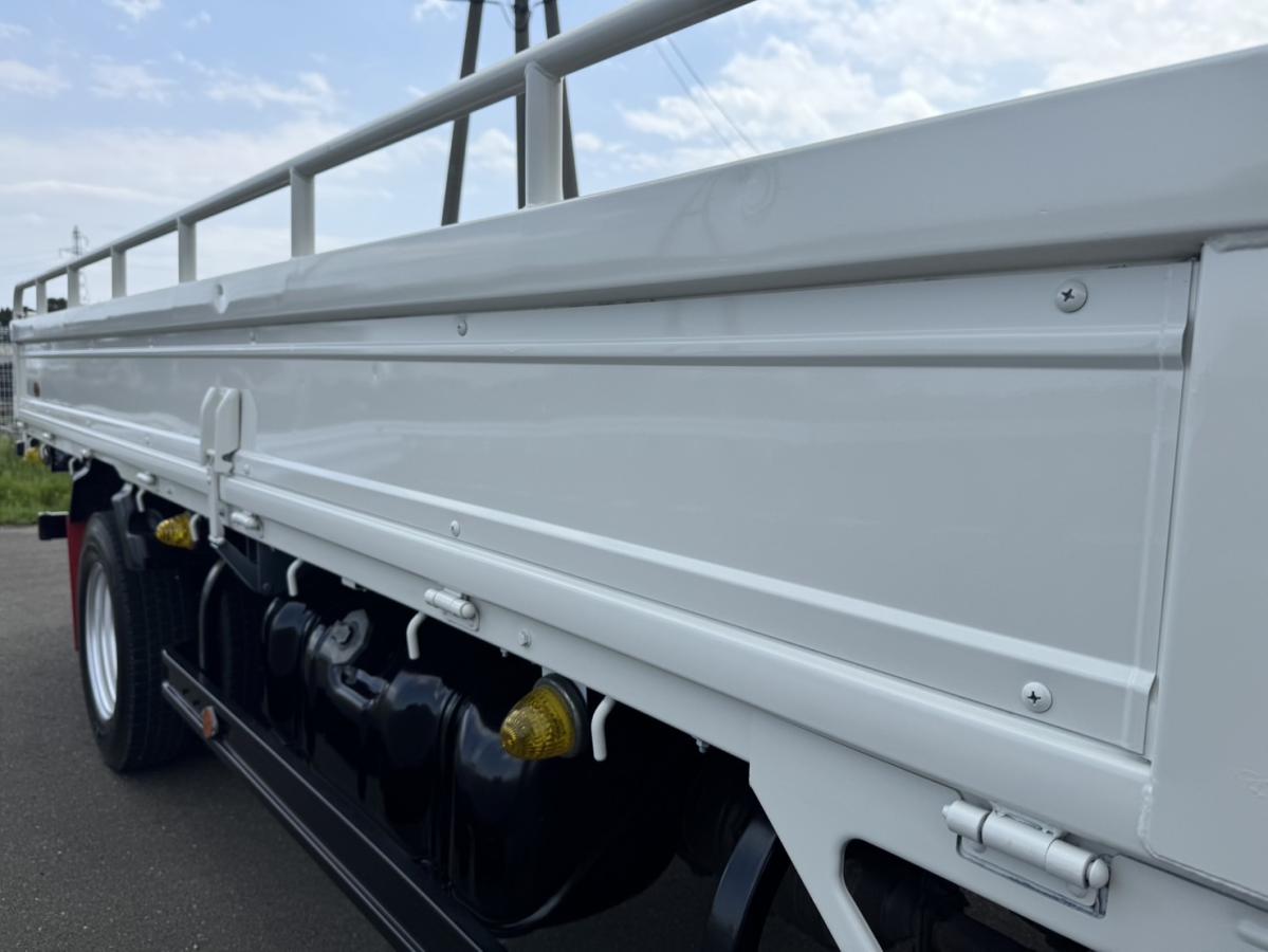 平成29年エルフ標準ロング平ボディーマニュアル6速|中古トラックの販売・買取・査定のアイナビ