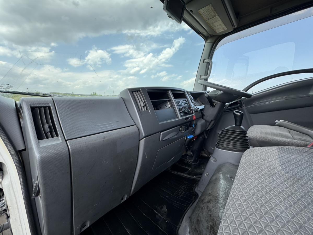 平成29年エルフ標準ロング平ボディーマニュアル6速|中古トラックの販売・買取・査定のアイナビ