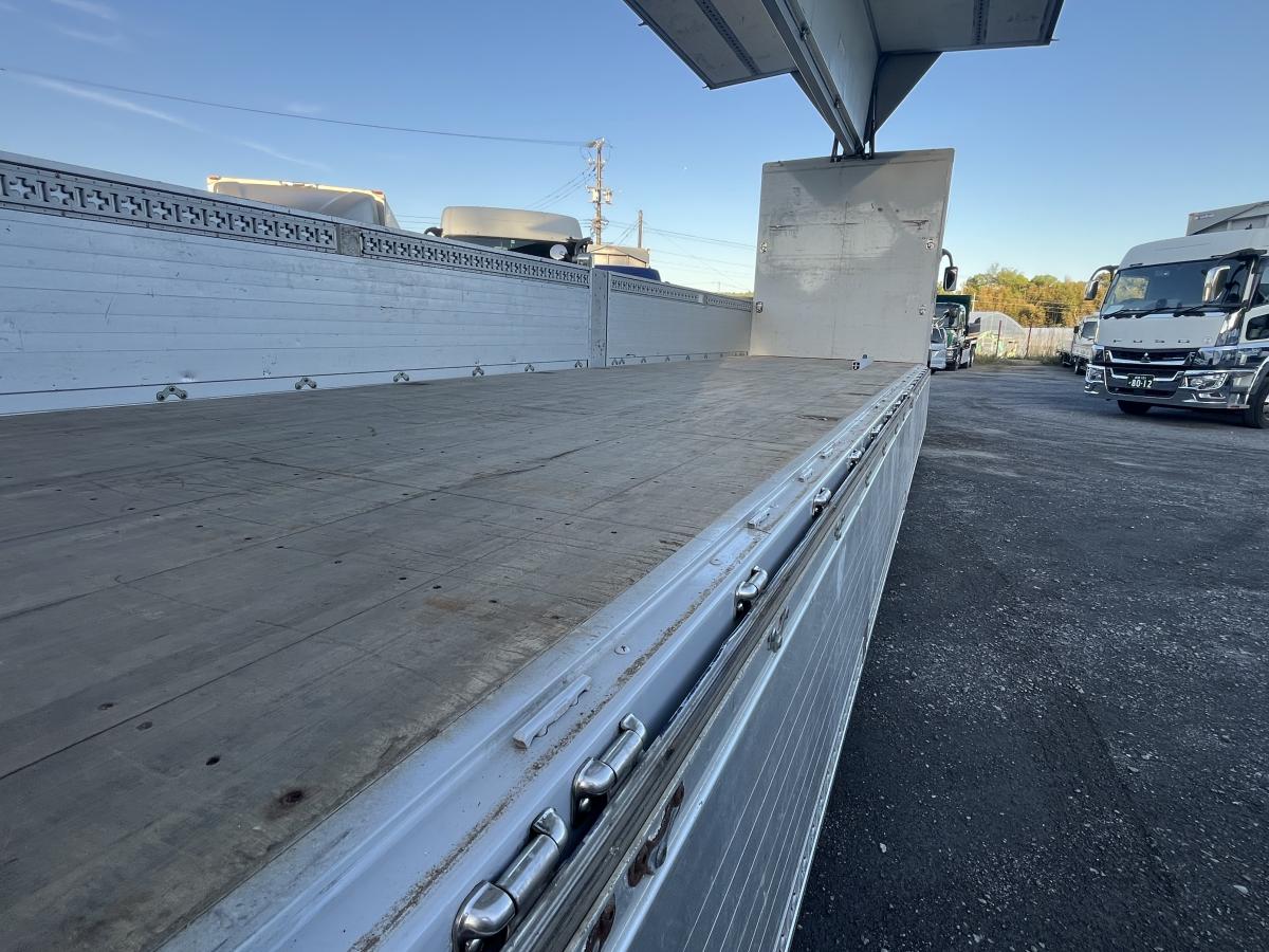 4軸低床 後輪エアサス 寒冷地仕様|中古トラックの販売・買取・査定のアイナビ