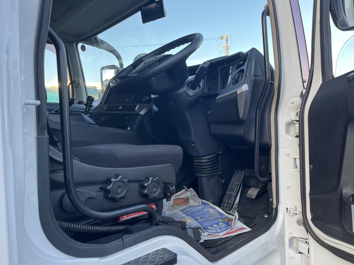 4軸低床 後輪エアサス 寒冷地仕様|中古トラックの販売・買取・査定のアイナビ