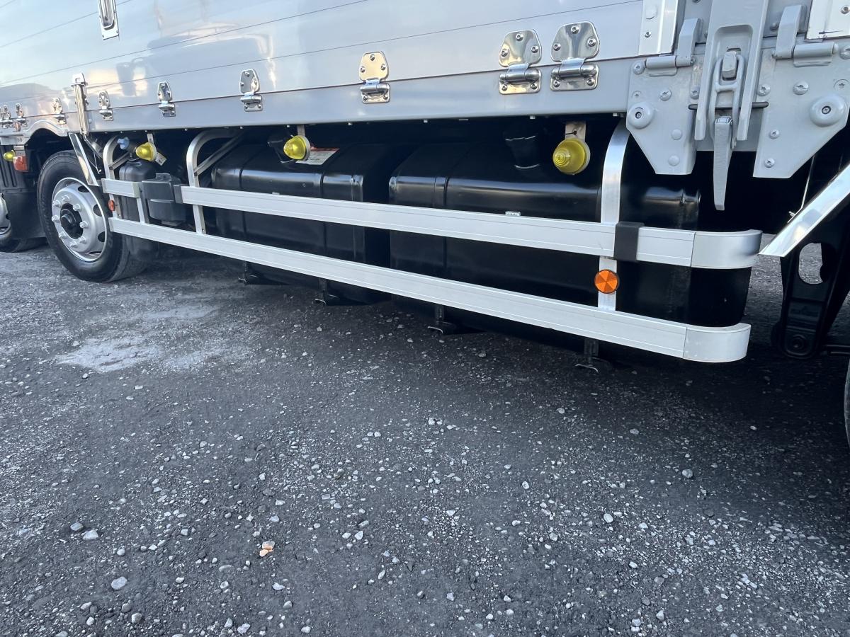 4軸低床 後輪エアサス 寒冷地仕様|中古トラックの販売・買取・査定のアイナビ