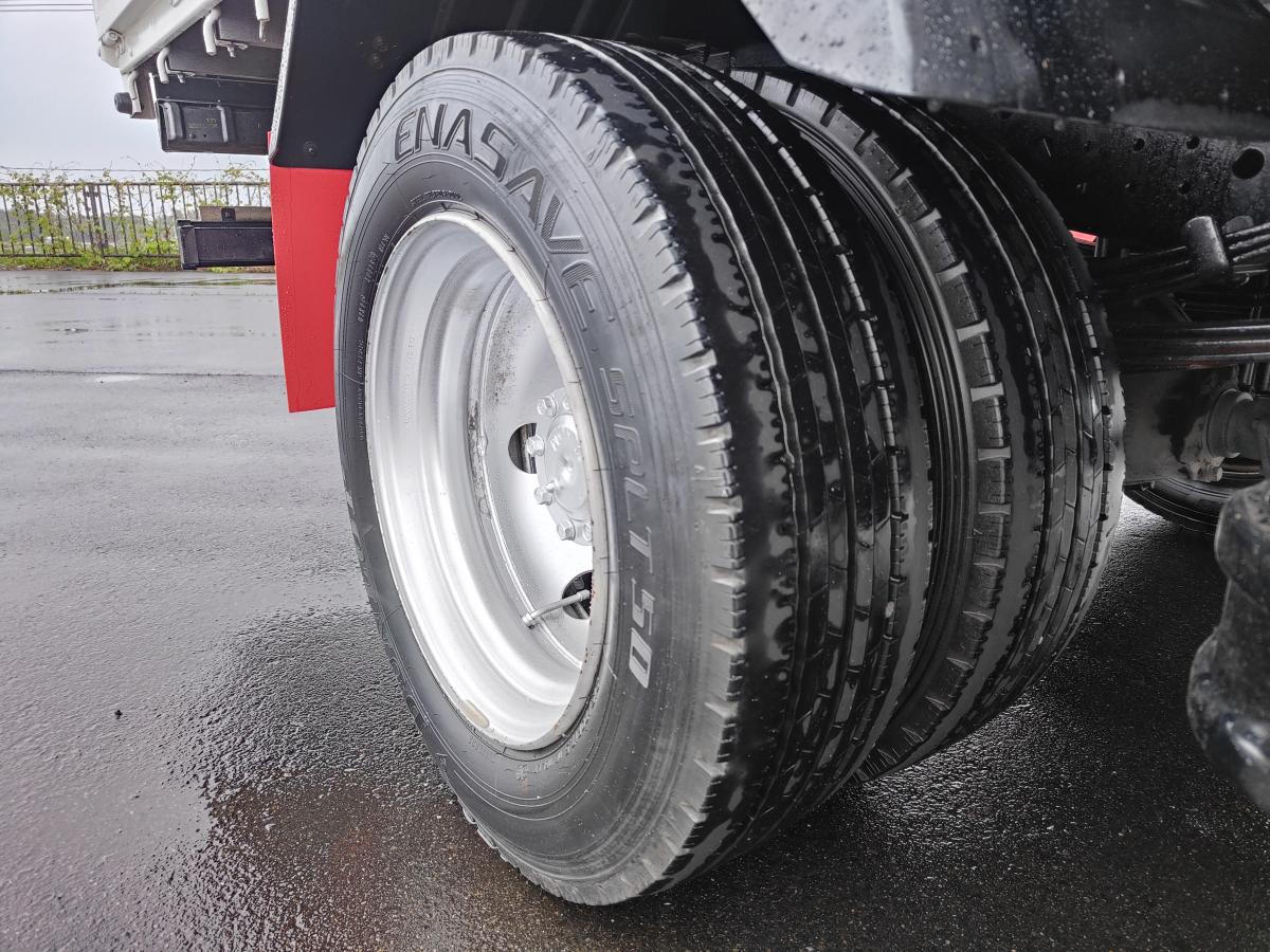 平成25年キャンター平ボディーワイドロング積載4000kg|中古トラックの販売・買取・査定のアイナビ