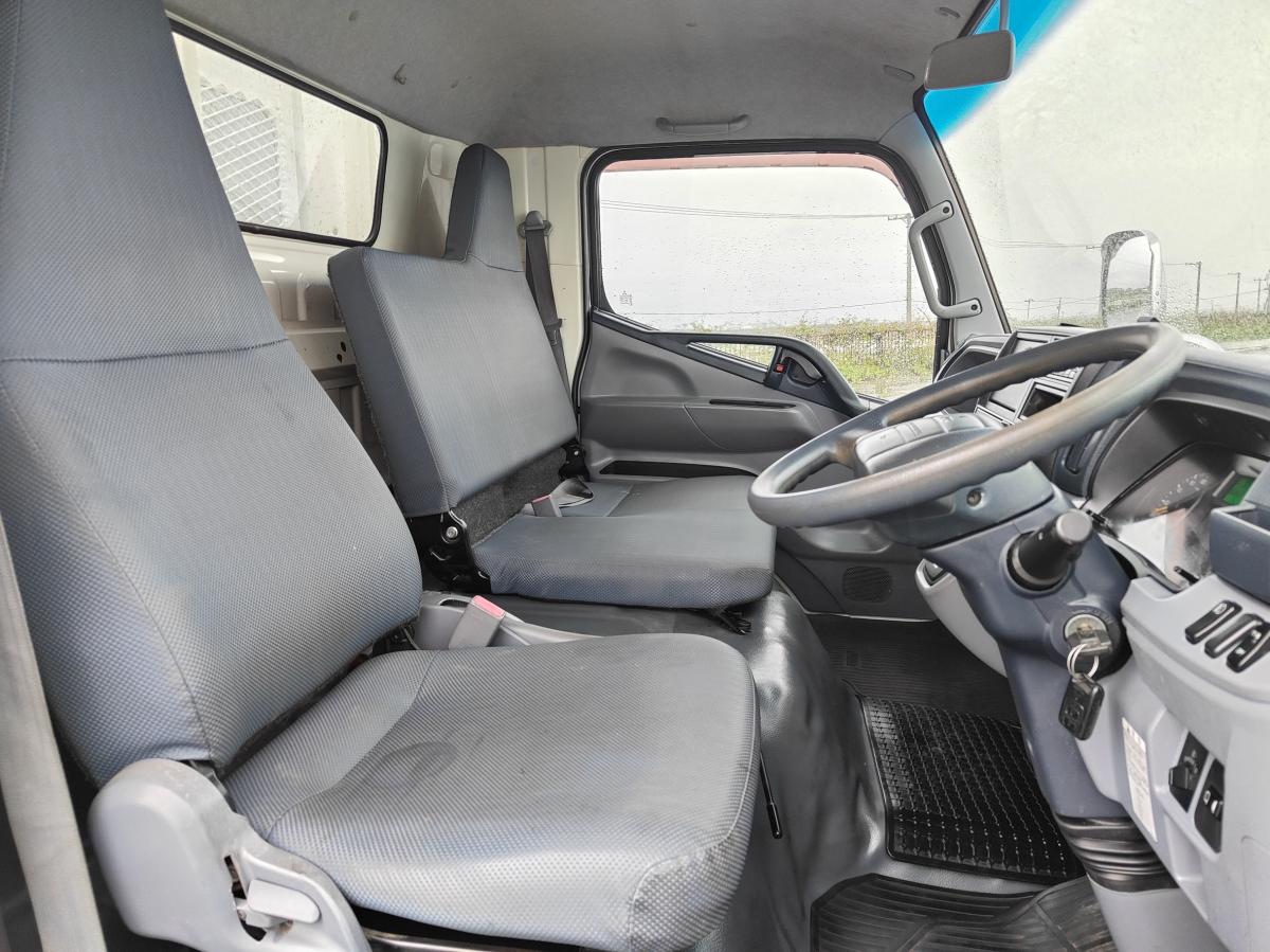 平成25年キャンター平ボディーワイドロング積載4000kg|中古トラックの販売・買取・査定のアイナビ