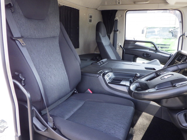 三菱2PG-FS74HZ冷凍車10t超|中古トラックの販売・買取・査定のアイナビ