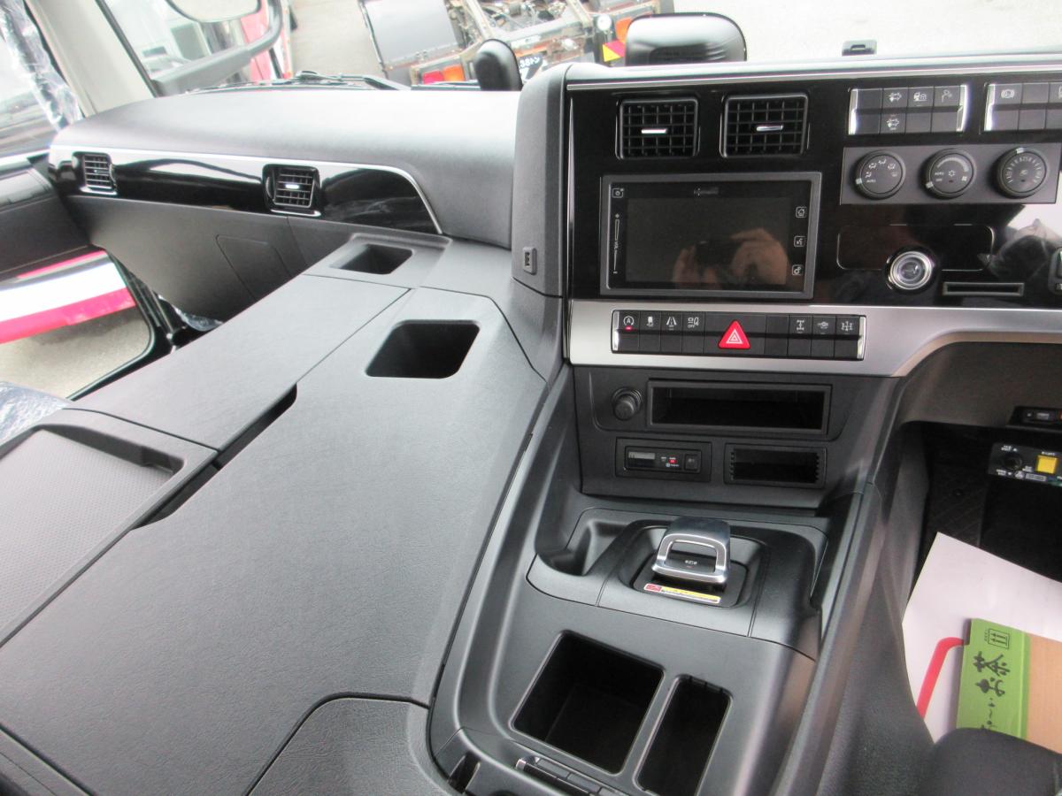 現行新型車 428馬力 Fゲート 土砂ダンプ !!|中古トラックの販売・買取・査定のアイナビ