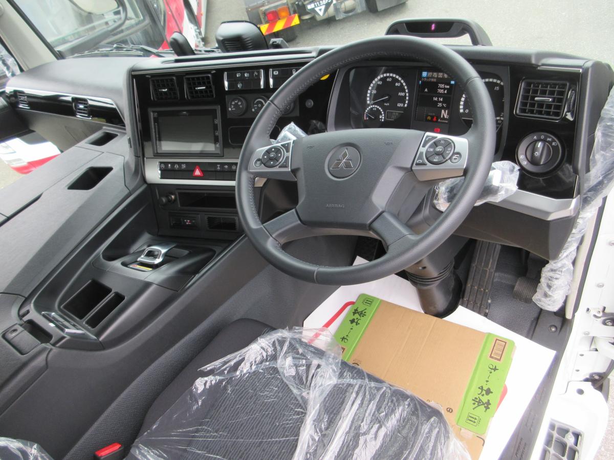 現行新型車 428馬力 Fゲート 土砂ダンプ !!|中古トラックの販売・買取・査定のアイナビ