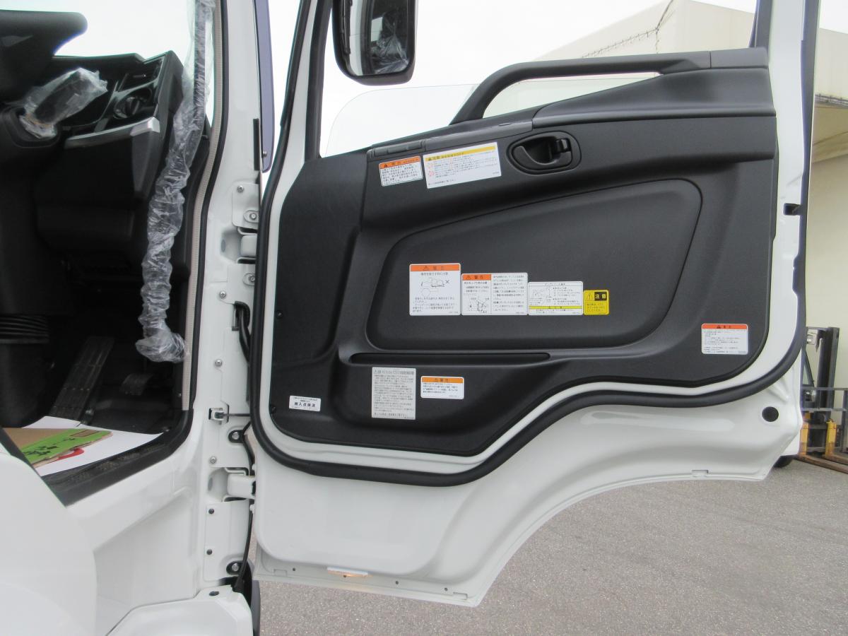 現行新型車 428馬力 Fゲート 土砂ダンプ !!|中古トラックの販売・買取・査定のアイナビ