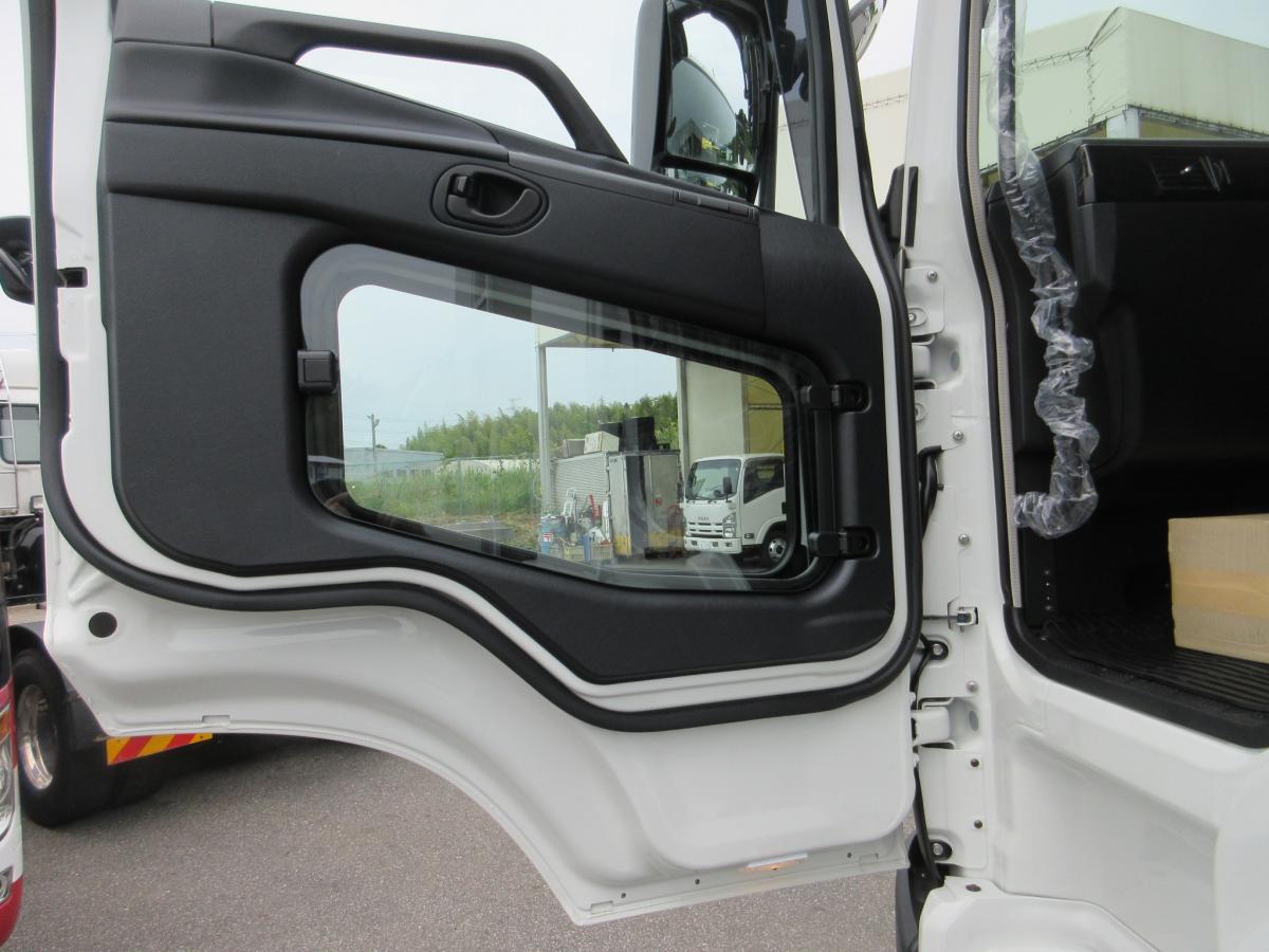 現行新型車 428馬力 Fゲート 土砂ダンプ !!|中古トラックの販売・買取・査定のアイナビ