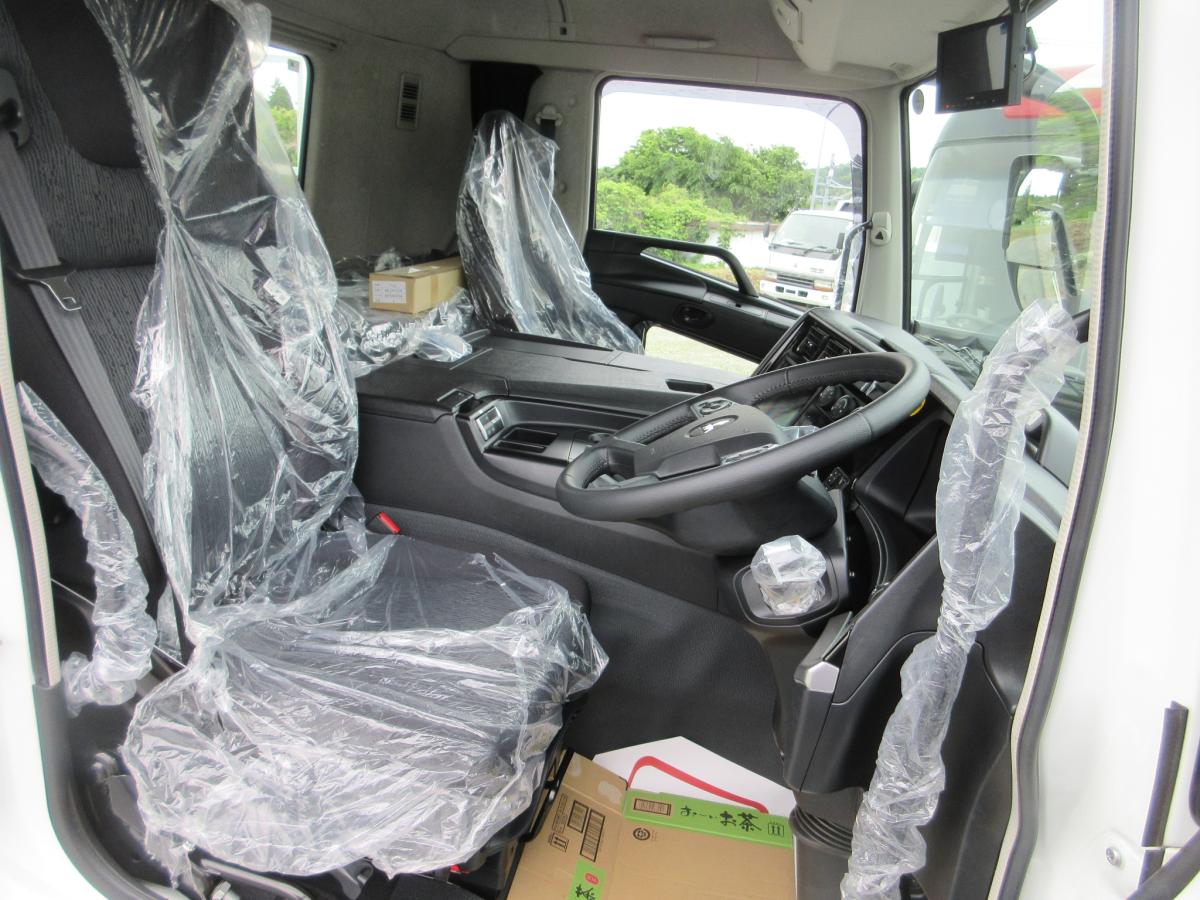 現行新型車 428馬力 Fゲート 土砂ダンプ !!|中古トラックの販売・買取・査定のアイナビ