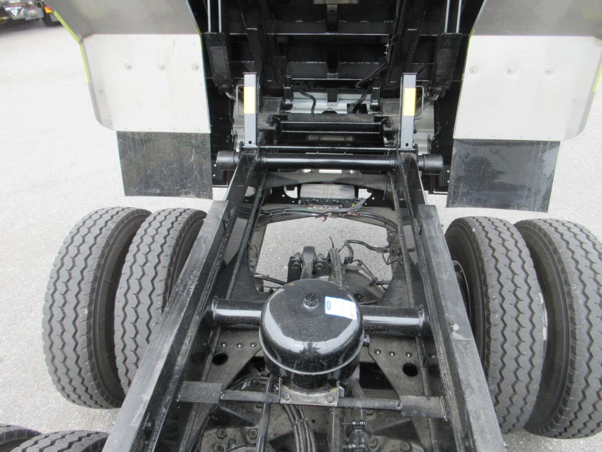 現行新型車 428馬力 Fゲート 土砂ダンプ !!|中古トラックの販売・買取・査定のアイナビ
