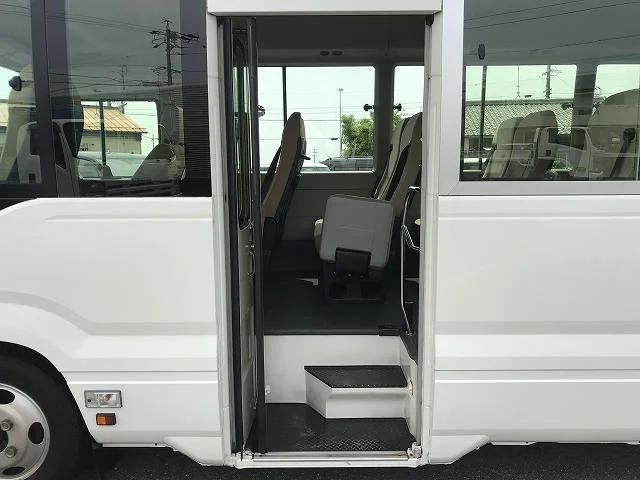 トヨタ バス コースター|中古トラックの販売・買取・査定のアイナビ