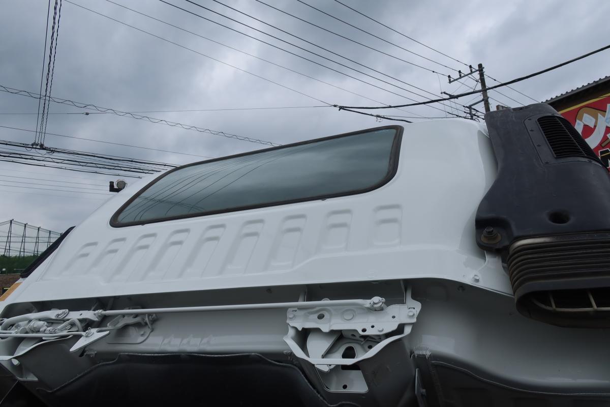 フォワード ベッド付 新明和製アームロール|中古トラックの販売・買取・査定のアイナビ