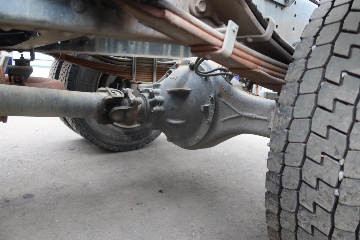 フォワード ベッド付 新明和製アームロール|中古トラックの販売・買取・査定のアイナビ