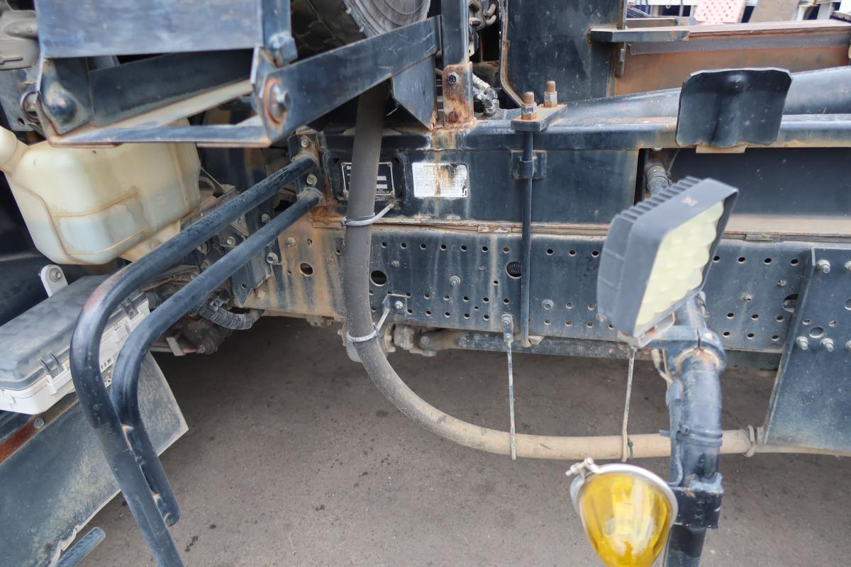 フォワード ベッド付 新明和製アームロール|中古トラックの販売・買取・査定のアイナビ