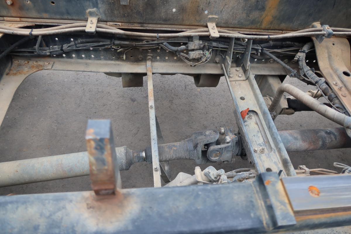 フォワード ベッド付 新明和製アームロール|中古トラックの販売・買取・査定のアイナビ