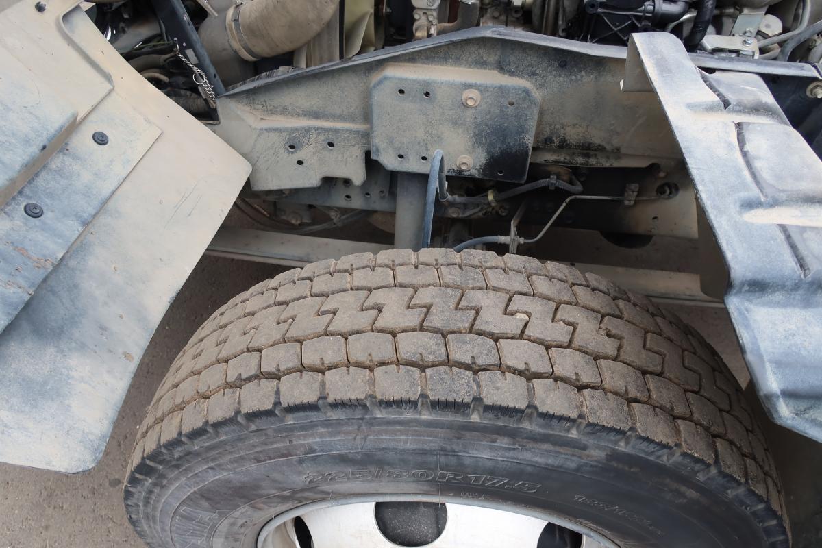 フォワード ベッド付 新明和製アームロール|中古トラックの販売・買取・査定のアイナビ