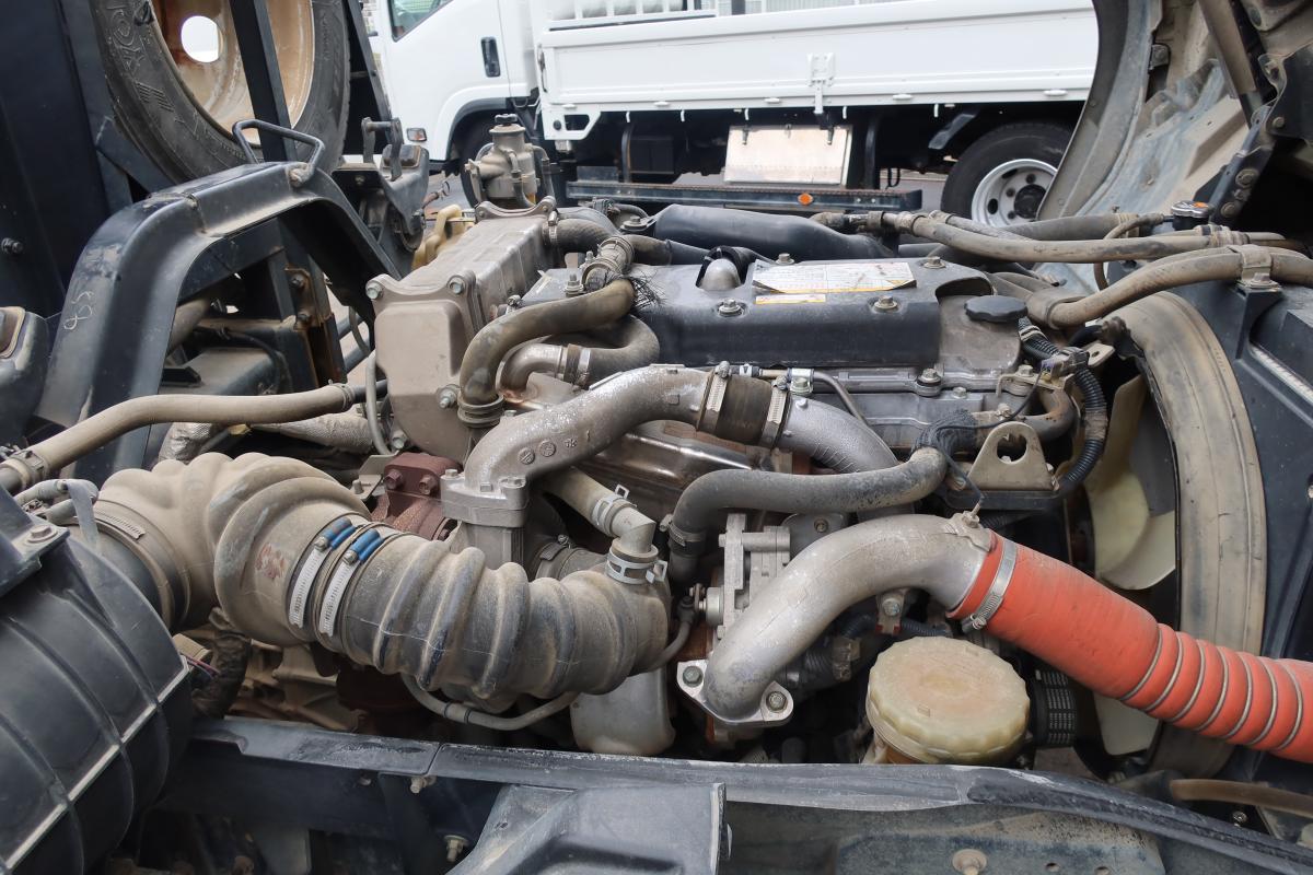 フォワード ベッド付 新明和製アームロール|中古トラックの販売・買取・査定のアイナビ