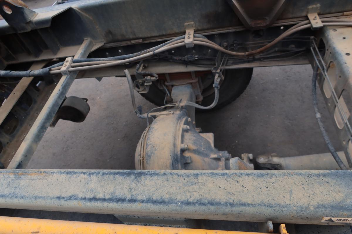 フォワード ベッド付 新明和製アームロール|中古トラックの販売・買取・査定のアイナビ