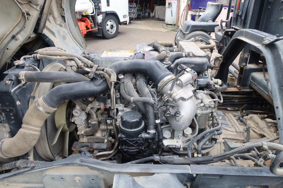 フォワード ベッド付 新明和製アームロール|中古トラックの販売・買取・査定のアイナビ