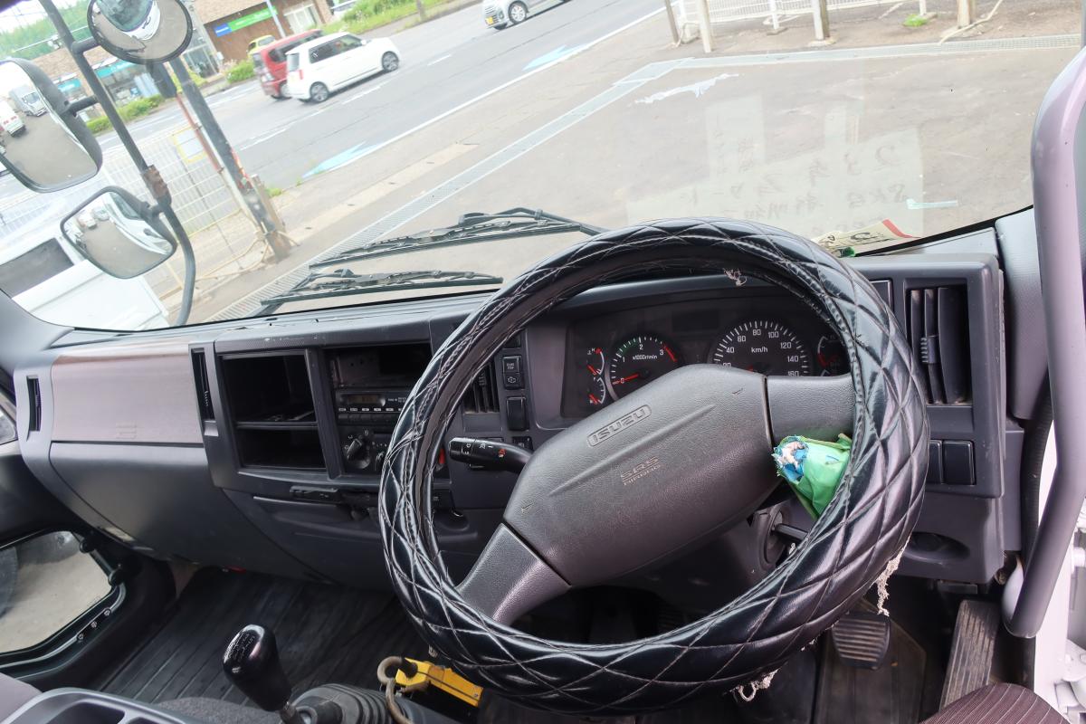 フォワード ベッド付 新明和製アームロール|中古トラックの販売・買取・査定のアイナビ