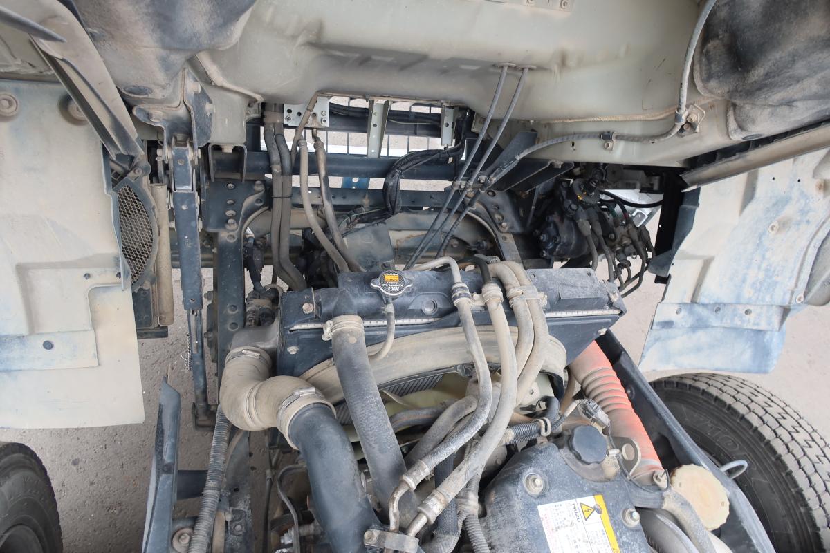 フォワード ベッド付 新明和製アームロール|中古トラックの販売・買取・査定のアイナビ