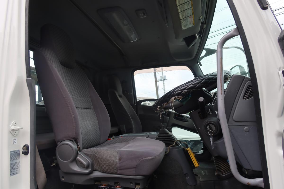 フォワード ベッド付 新明和製アームロール|中古トラックの販売・買取・査定のアイナビ