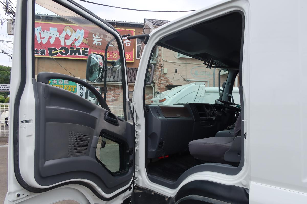 フォワード ベッド付 新明和製アームロール|中古トラックの販売・買取・査定のアイナビ