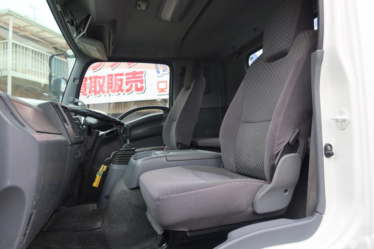 フォワード ベッド付 新明和製アームロール|中古トラックの販売・買取・査定のアイナビ