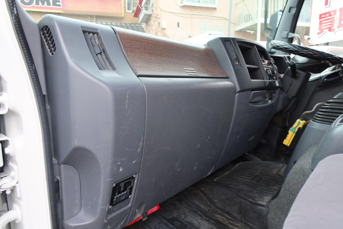 フォワード ベッド付 新明和製アームロール|中古トラックの販売・買取・査定のアイナビ