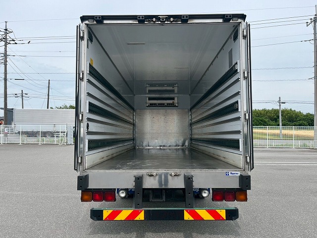 -30℃低温設定★後輪エアサス★6400×フルワイド★240馬力|中古トラックの販売・買取・査定のアイナビ