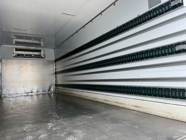 -30℃低温設定★後輪エアサス★6400×フルワイド★240馬力|中古トラックの販売・買取・査定のアイナビ