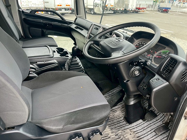 -30℃低温設定★後輪エアサス★6400×フルワイド★240馬力|中古トラックの販売・買取・査定のアイナビ