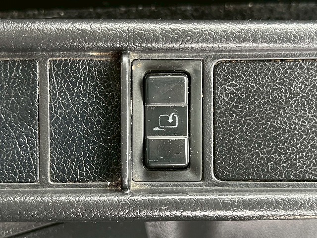 -30℃低温設定★後輪エアサス★6400×フルワイド★240馬力|中古トラックの販売・買取・査定のアイナビ